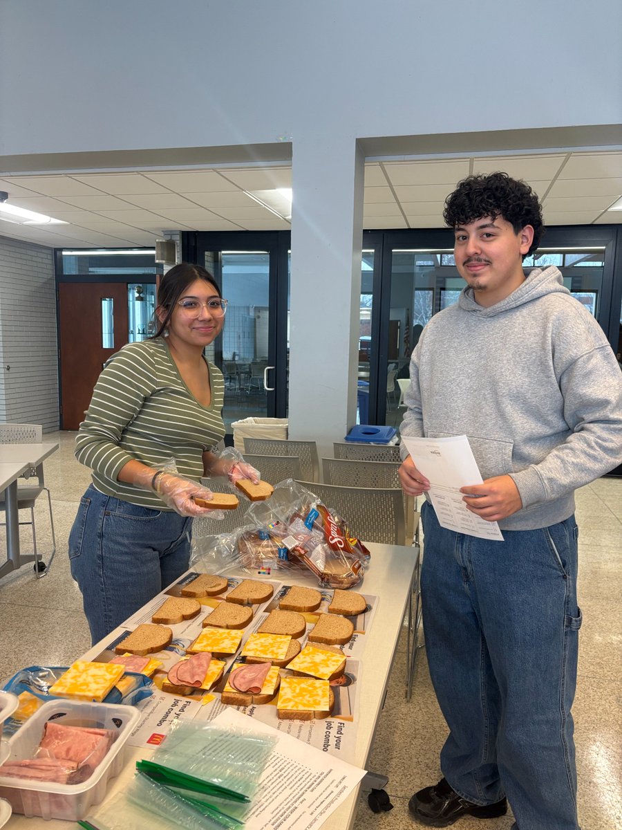 STMCavaliers's tweet photo. Brrrrrr...it's cold βοΈ
The National Honor Society seniors helped Milwaukee Guest House get ready for the weekend! With the donations from Rotary Club of Mitchell Field, the students made over 400 ham and cheese sandwiches in 40 minutes! π₯ͺ
#STM #Cavaliers #NHS #SandwichMaking https://t.co/MJ4BW3I9lE