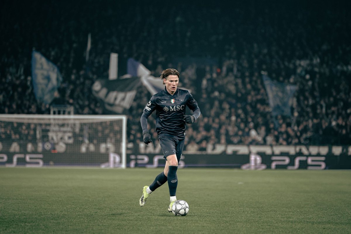 hojlundejong's tweet image. 