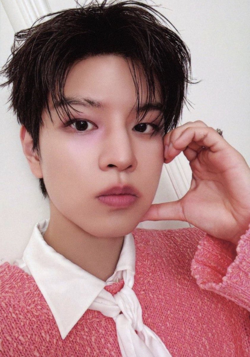 changchacco's tweet photo. pouty in pink 💕

#StaySelcaDay #SSD #StrayKids #스트레이키 #SEUNGMIN https://t.co/MfGBo6dUU0