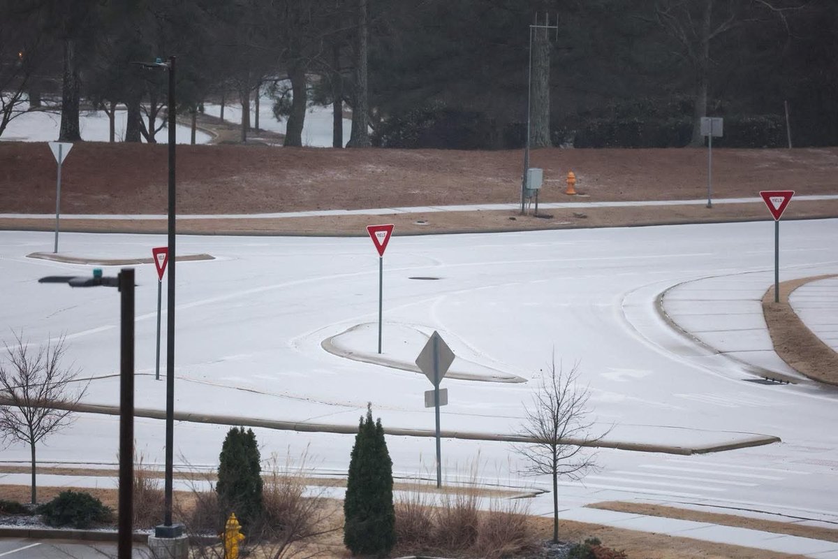 Oxford Police Department tweet media