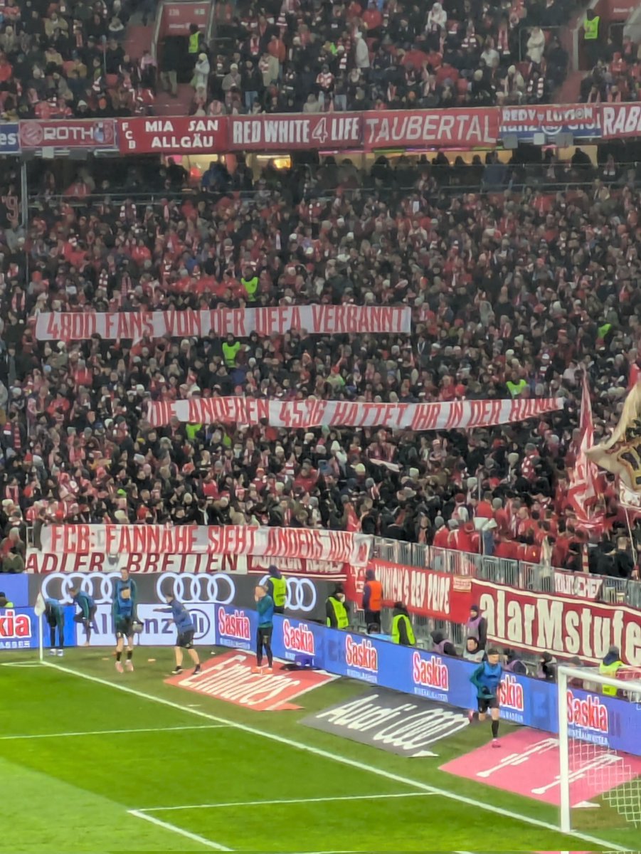 julianbuhl's tweet photo. #FCBayern #FCBFCA @tonline https://t.co/Gwg0j3BD6P