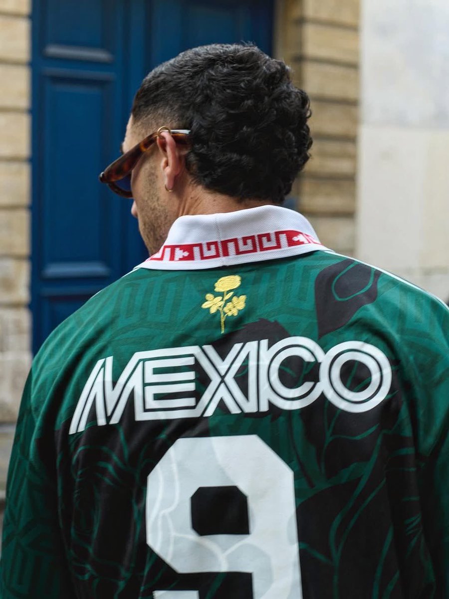 raulgtzoficial's tweet image. Sin lugar a dudas, Álex Speitzer es un mexicano muy orgulloso de sus raíces, y hoy brilla con luz propia en la Fashion Week de París. 🌟👔🇫🇷