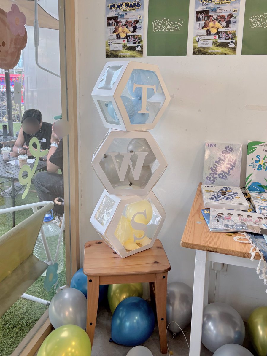 towithus's tweet photo. my dream of organising a cupsleeve event has come true..n.....tbvh i didn't think so many people would come..thankyouu for comingggg ๐ซถ๐ผ it was really niceeee to meet n gather with all of the malaysian sais ๐ฅฐ
#TwoyearsWithUS #FallenForHanDoz
#TWS #DOHOON #HANJIN @TWS42_MY https://t.co/ggoXe0W5Es