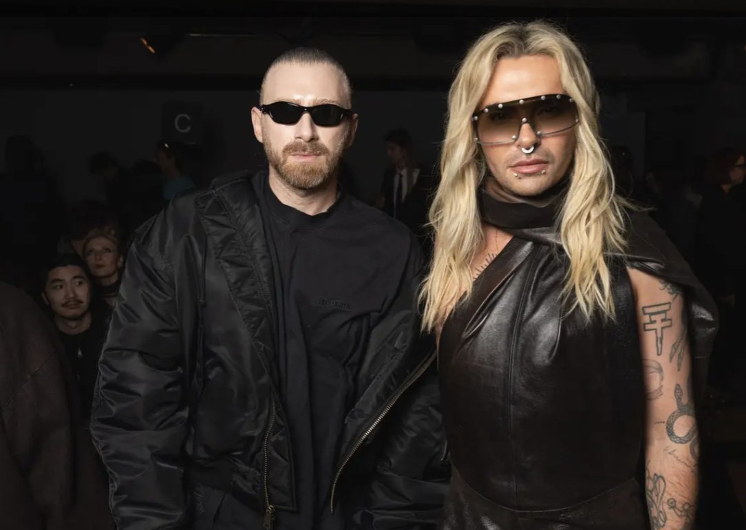 CGold35145's tweet photo. Bill Kaulitz attending #Egonlab fashion show ✨️
Bill with Guram Gvasalia abd Tim Schaecker
Paris, 01/2025
#PFW2026 #ParisFashionWeek2026 #BillKaulitz https://t.co/mqmDihTukw