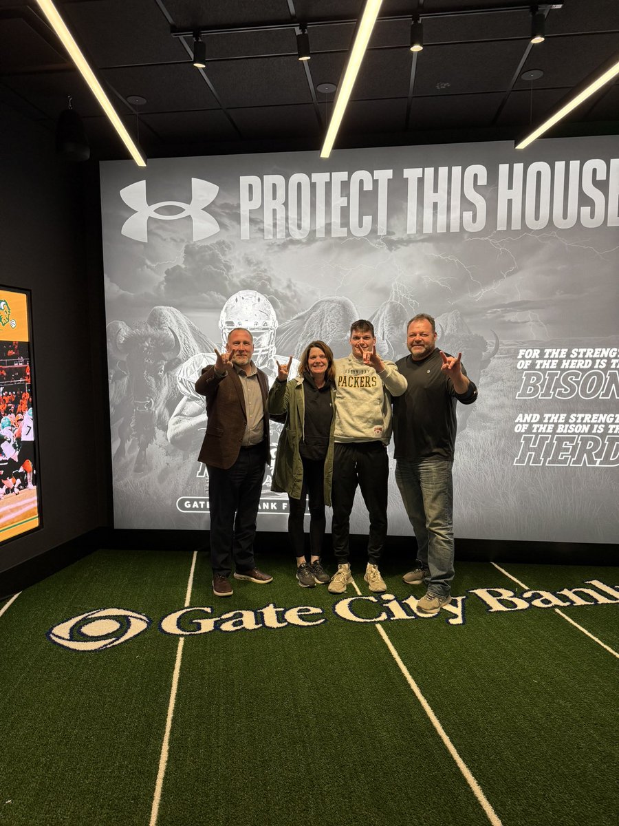 Luke Tetzlaff tweet media