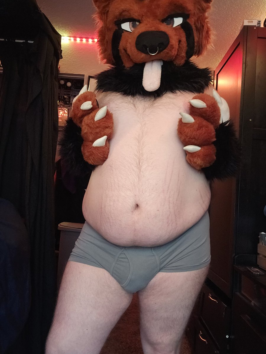 SweetRollFuzz's tweet image. That winter weight is settling nicely uwu

Who wants to help get my summer bod ready? Gonna need to stretch those swim suits out &amp;gt;w&amp;lt;