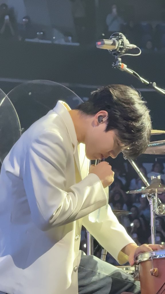 deerenthus1ast's tweet photo. DOWOON’S ETHEREAL SIDE VIEW

@day6official #The_DECADE_MANILA #TheDECADEinManila #DAY6_10th_Anniversary_Tour #DAY6inManila https://t.co/uqw0zIYfSV