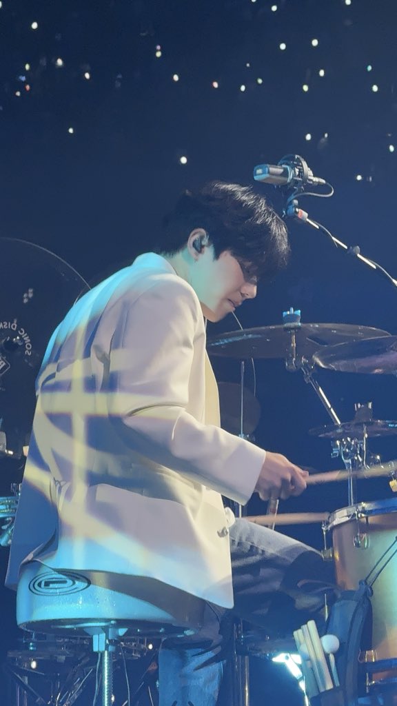 deerenthus1ast's tweet photo. DOWOON’S ETHEREAL SIDE VIEW

@day6official #The_DECADE_MANILA #TheDECADEinManila #DAY6_10th_Anniversary_Tour #DAY6inManila https://t.co/uqw0zIYfSV