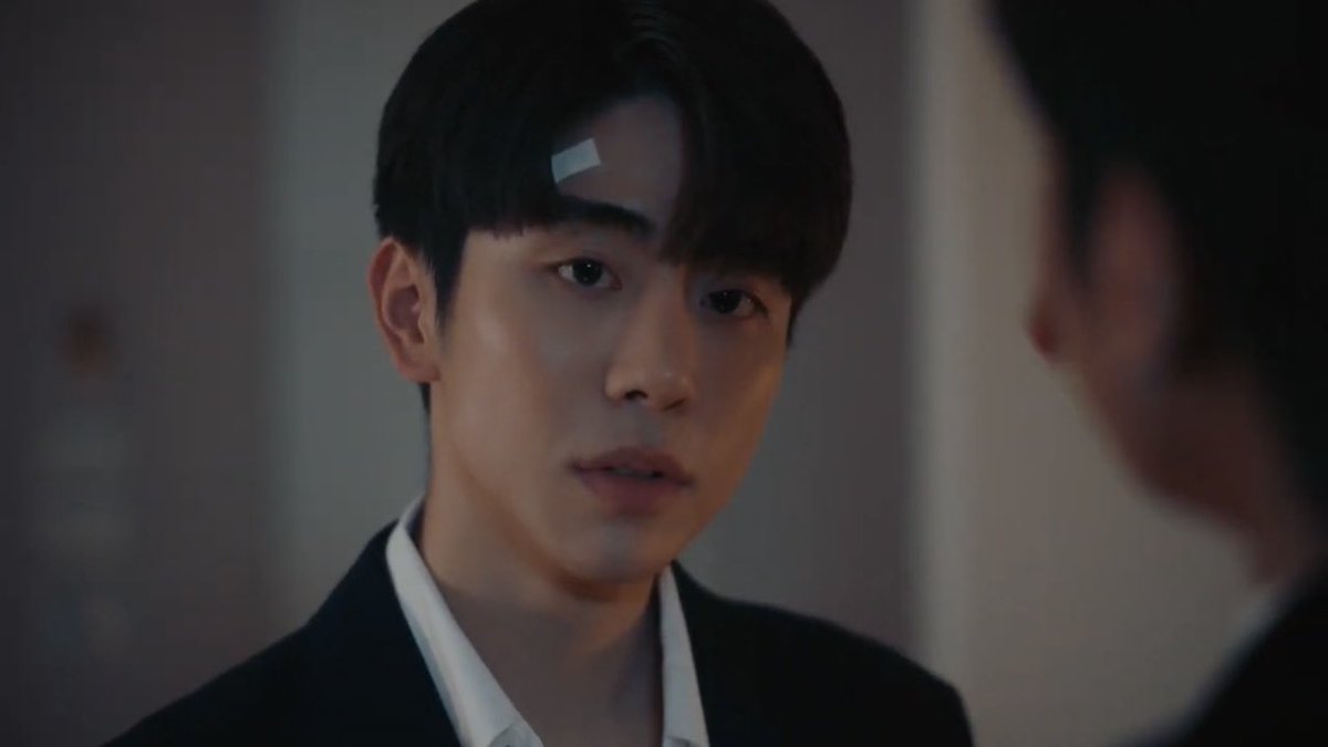 peartunwarat's tweet image. ขอร้องอย่าจบแบบนี้ หักมุมอีกทีได้มั้ย ดลแกล้งตายที คู่นี้ยังรักกันได้อีก จะร้องนะ 
คิดถึงประโยคที่ธันบอกเลย 

“อย่าปล่อยให้คำว่า ถ้า/แต่ว่า/เดี๋ยวก่อน มาเป็นอุปสรรคในชีวิตเราเลย”

#RelovedTheSeries #RELOVED_EP8