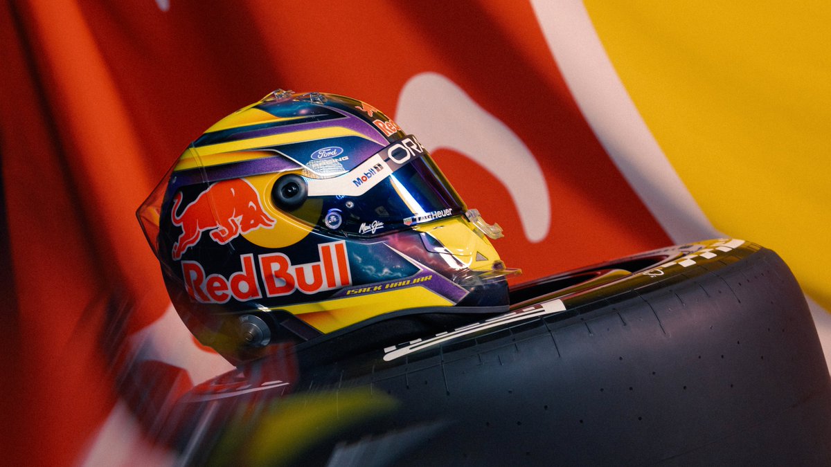 redbullracing's tweet image. A helmet that's out of this world 🚀

#F1 || #RedBullRacing || @Isack_Hadjar