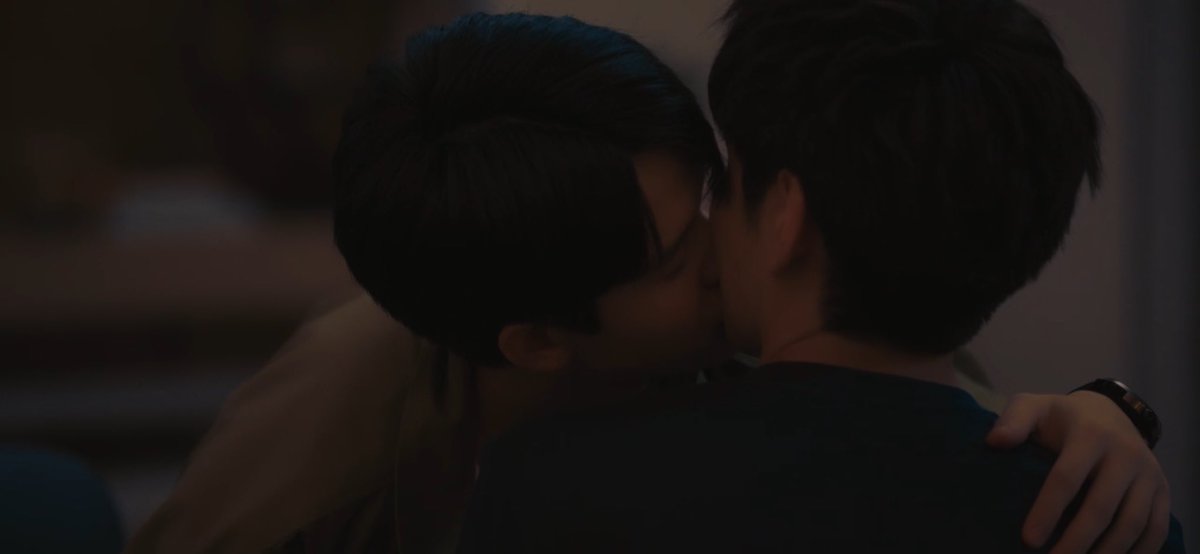 sfkkfs_'s tweet image. ผมไม่ขอโลกที่สมบูรณ์แบบ แต่ขอโลกที่มีคุณอยู่ด้วย ผมรู้ว่าโลกนี้มันห่วยแค่ไหน ถ้าไม่มีคุณ , 

กุจะร้องไห้ สงสารคุณตากล้อง 😭  ปัญหาของธันอคิน อุตส่าห์คลี่คลาย ได้เริ่มต้นใหม่อีกครั้ง แต่อีกคู่คือกุเศร้าอะ คุณลูกค้าไม่หายไปไหนจริงใช่ไหม ชอบคู่นี้มากกก  #RelovedTheSeries…