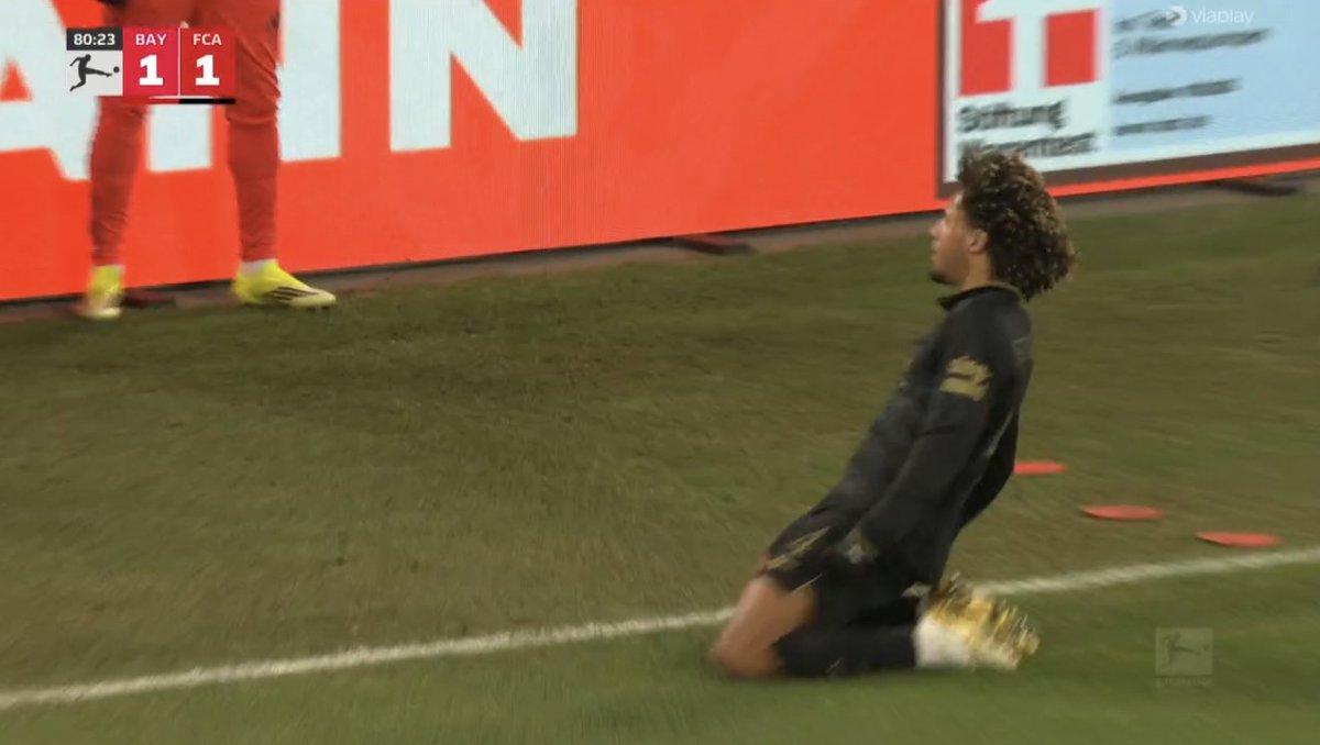 TouchlineX's tweet image. 2-1 Augsburg.

LADIES AND GENTLEMAN BAYERN MUNICH HAVE GONE BEHIND !!!!!!!!!!!!!!!!!!!!!!!!!!! THEY COULD LOSE THEIR FIRST GAME OF THE BUNDESLIGA SEASON HERE !!!!!!!!!!!!!!!!!!! WE REPEAT: BAYERN MUNICH COULD LOSE THEIR FIRST GAME OF THIS BUNDESLIGA SEASON !!!!!!!!!!!! 🚨🚨🚨