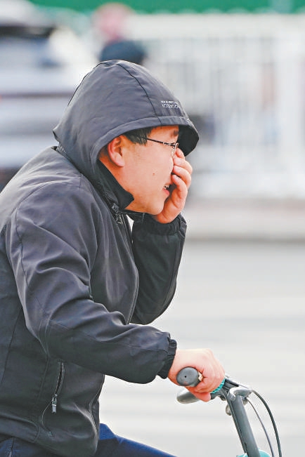 jinxiansheng_bj's tweet image. Beijing’s cold spell continues with record low daytime highs! The temperature hit -7.2℃ on Jan 19. #BeijingWeather #ColdSpell