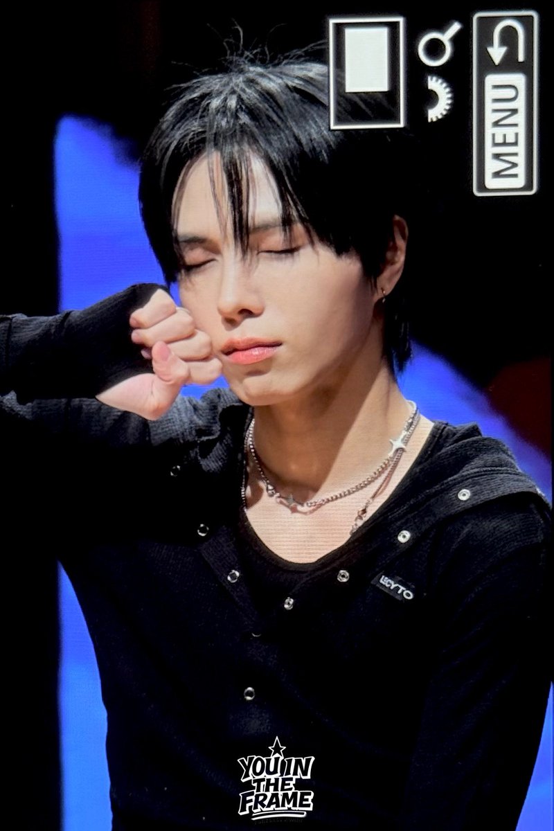 𝐘𝐨𝐮 𝐢𝐧 𝐭𝐡𝐞 𝐟𝐫𝐚𝐦𝐞 tweet media