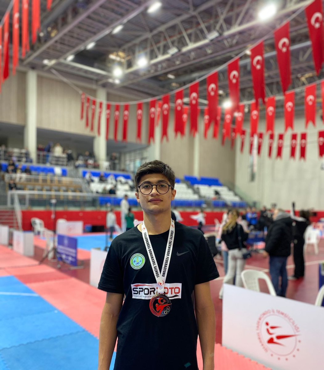 Dövüş Sporlarında İZÜ Rüzgârı 🏆

Tekvando, Kick Boks ve Wushu’da önemli dereceler:
🥈 Ceren Gedik | 🥈 Elif Konyalı
🥇 Nusret Efe Çakır | 🥈 İhsan Combaş | 
🥉 Melih Aydoğdu

Sporcularımızı ve antrenörlerimizi tebrik ediyoruz 👏

Zaim, Azim, İmza…🏆