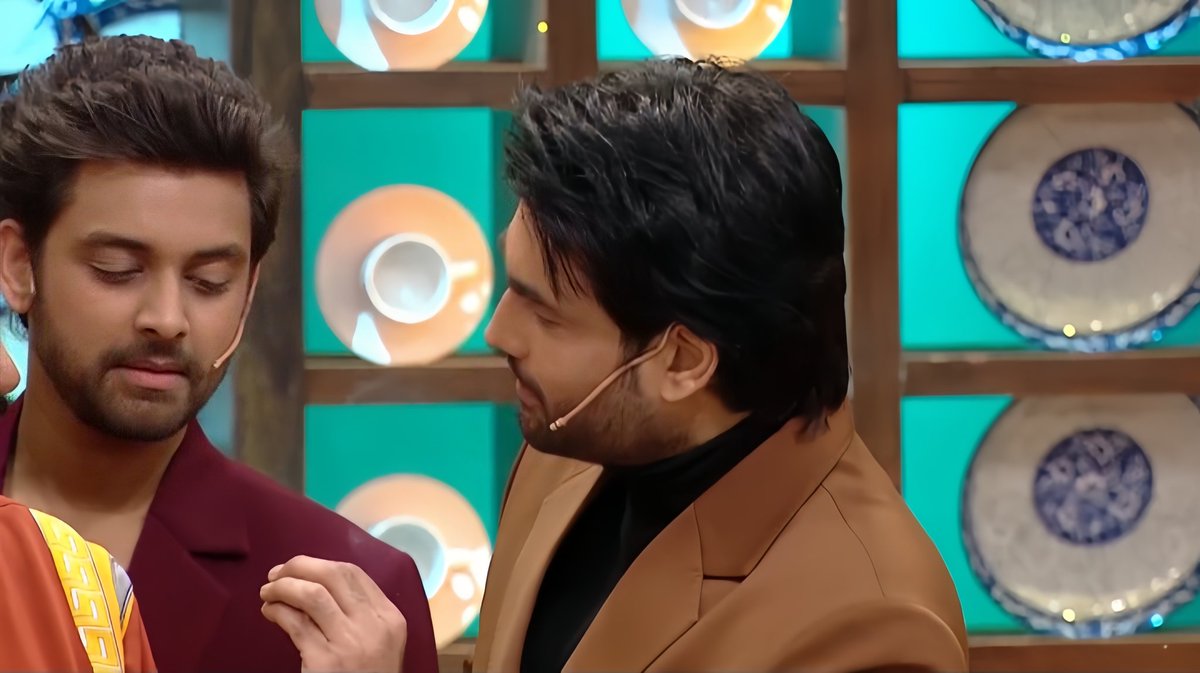 In the chaos of the kitchen, Vivian Dsena’s aura feels steady and soothing...pure comfort to watch.🤍

#VivianDsena #VDians 
#LaughterChefs3 #LaughterChefs