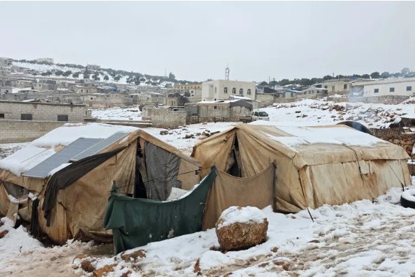 مخيمات ريف إدلب.. معاناة النازحين لم تنتهِ بعد 