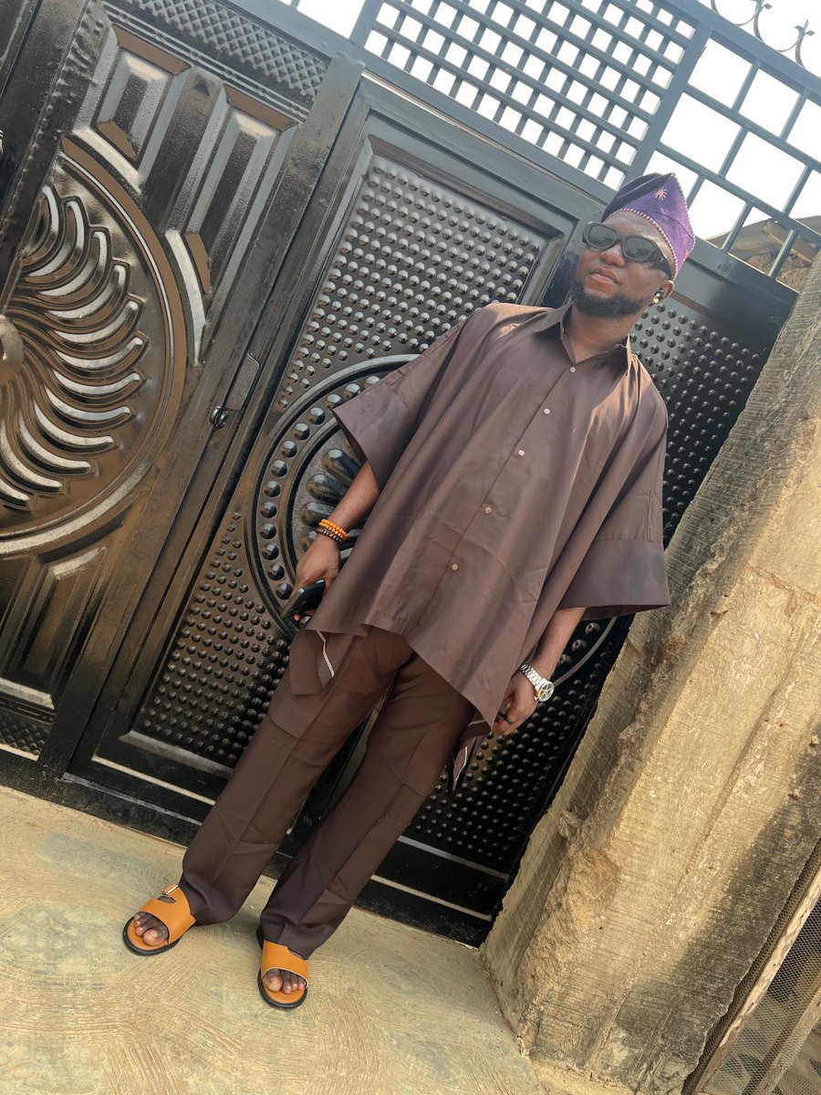 DaranijoSaalim's tweet photo. A Vogue lover ordered for the same style but in different color that day and as usual, we @FlawlessVogcoll ATE with the magic.
🏷️: #40,000.

@oku_yungx https://t.co/trHOjW3JfB