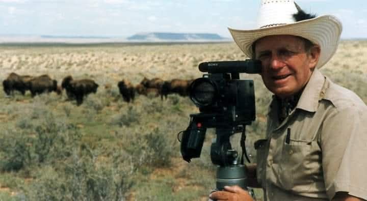 24 stycznia 1921 r. urodził się Tony Halik (właściwie Mieczysław Antoni Sędzimir Halik)-podróżnik, dziennikarz,pisarz, operator filmowy. Razem z Elżbietą Dzikowską współtworzył ponad 300 odcinków popularnych programów telewizyjnych: „Pieprz i wanilia". 
Foto: Wikimedia Commons/dp