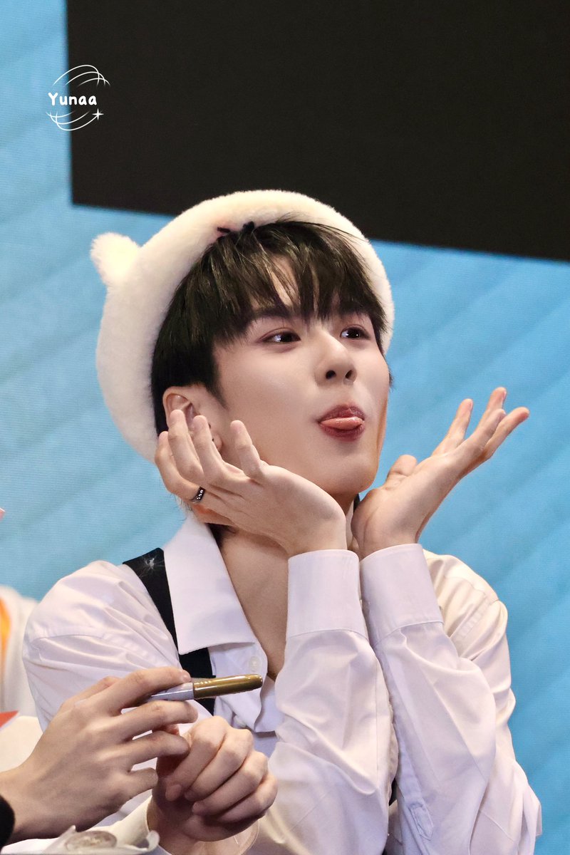 🐱🤏🏻

AAS FS IN NANJING 
#AuAuSaveFSinNanjing
#AuauSave #อู่อู๋เซฟ
#savewrg