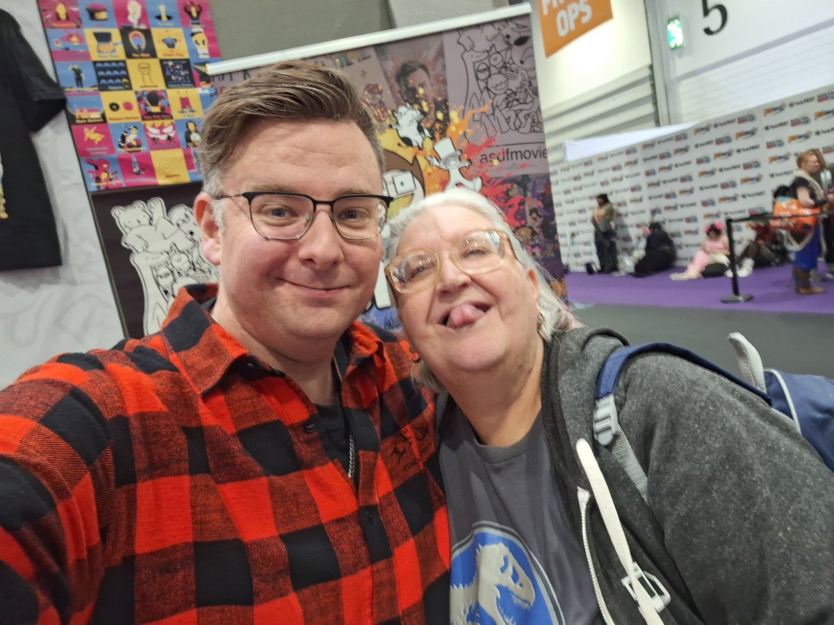 Awesome to meet you, again lol enjoy the bag of stuff! Xxx <a href="/thetomska/">Thomas ‘TomSka’ Ridgewell</a>
