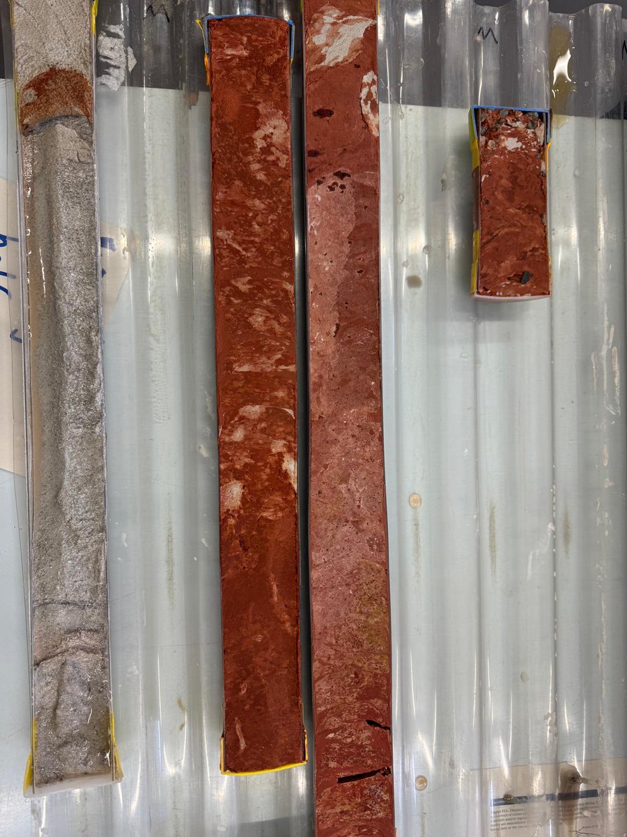ECORD_IODP's tweet image. Check out the beautiful cores drilled during Offshore Operations of  #IODP3NSF #Exp501 - they do not only inspire scientific, but also cultural discussions and exchange in an international science team. #picoftheday 
@anzic_iodp @JAMSTEC_PR @TheJR 
📷Pachiadaki@ECORD_IODP3_NSF