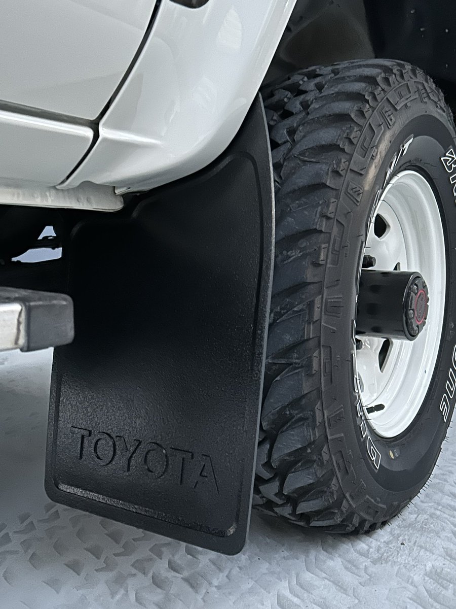 久々のジェニュインパーツ装着。
ﾆﾁｬｧ😏