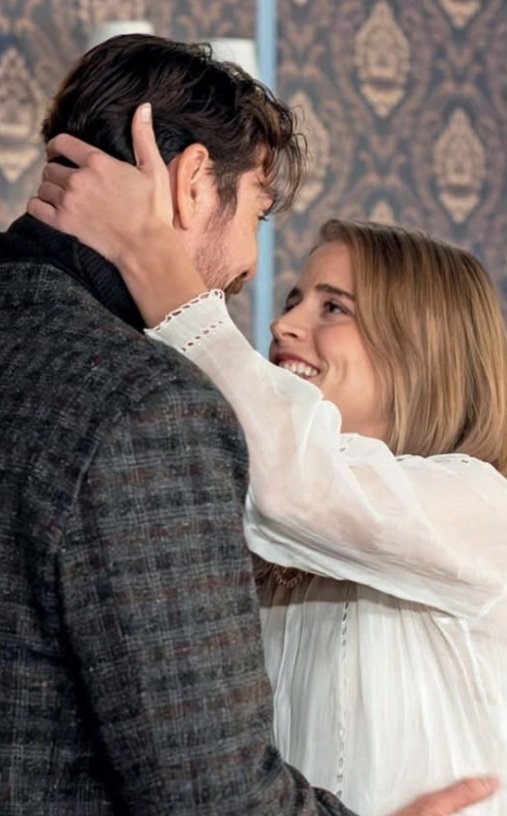 Δανάη Μιχαλάκη και Γιάννης Κουκουράκης στα γυρίσματα του Grand Hotel ως Πέτρος και Φρίντα!😍🌹
#YiannisKoukourakis
#DanaeMichalaki
#GrandHotek