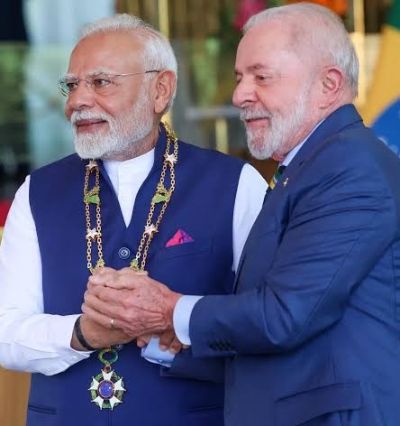 Notjustheadline's tweet image. 🚨Huge Setback to USA by Brazil: Treasuries Dumped, Soybean Trade De-Dollarized

After India cut its exposure to US Treasuries, Brazil has taken an even more aggressive step, both financially and strategically.

Massive US Treasury Sell-Off

Between October 2024 and October 2025,…