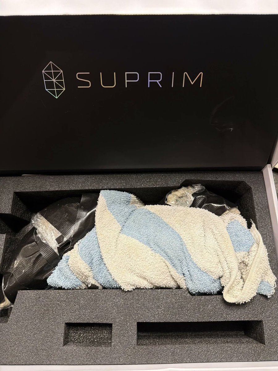 Customer orders MSI GeForce RTX 5090 from Amazon but ends up receiving rocks wrapped in a towel instead. 🔗 wccf.tech/1jkh3