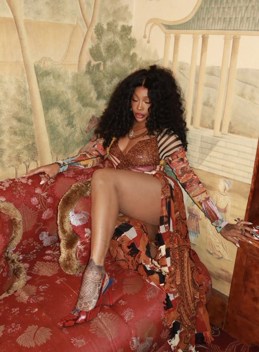 Much's tweet image. #SZA hosted a party last night in Paris for fans, in honour of her collab with Vans!

[via/IG @sza, szaspaceindo]