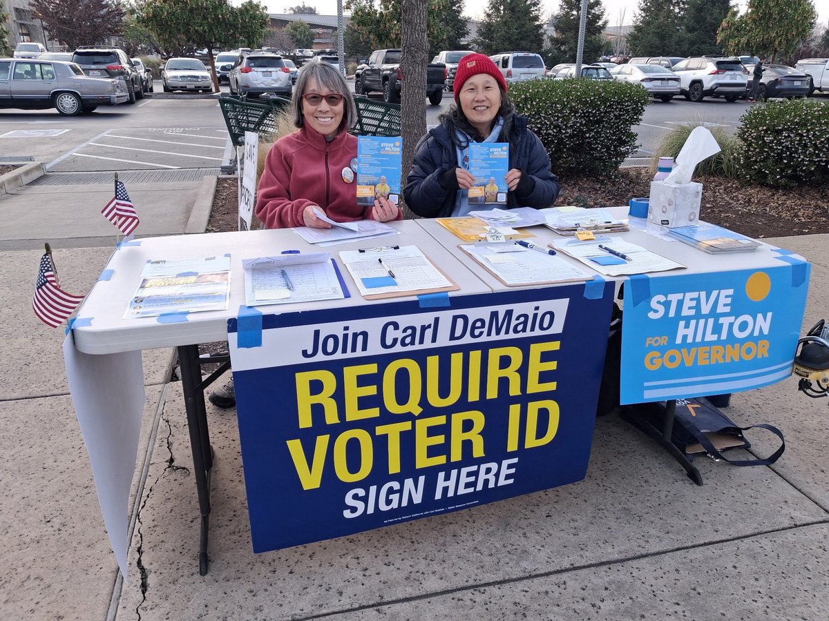 SteveHiltonx's tweet image. Alice and Cindy came to a Califordable Town Hall and decided to help spread the word. THIS is how we will Make California Golden Again! Thank you so much for all the support, let’s save our beautiful state! ☀️