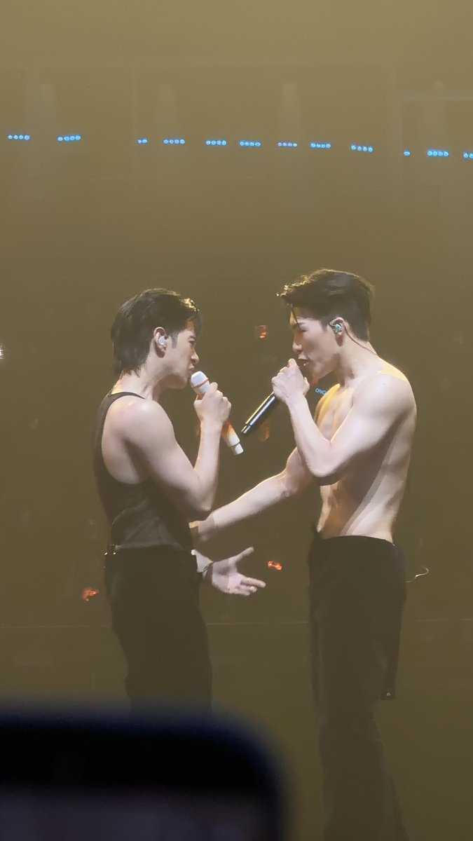 babekim_maong's tweet image. แล้วเราจะจิ้นทำไม ชิลๆ 2/10 y-y

 #PROXIE_The3rdConcert