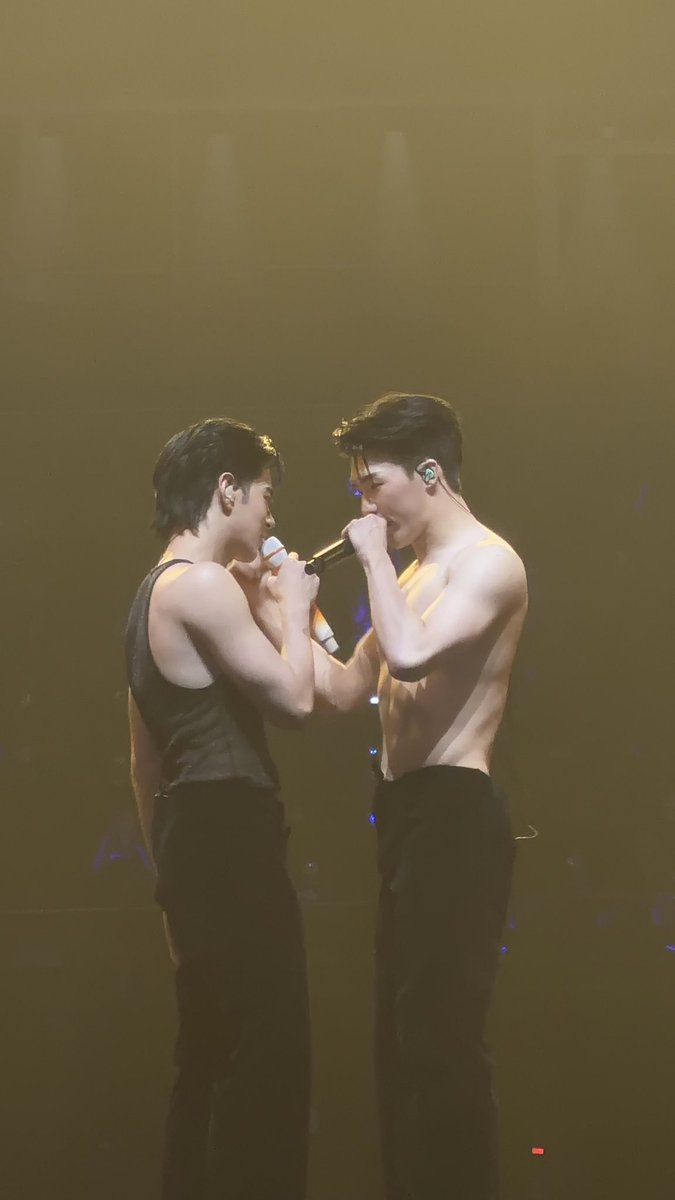 babekim_maong's tweet image. แล้วเราจะจิ้นทำไม ชิลๆ 2/10 y-y

 #PROXIE_The3rdConcert