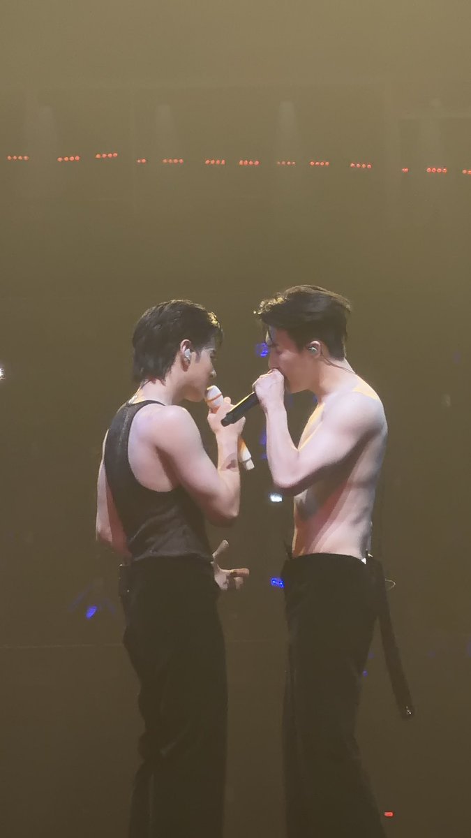 babekim_maong's tweet image. แล้วเราจะจิ้นทำไม ชิลๆ 2/10 y-y

 #PROXIE_The3rdConcert