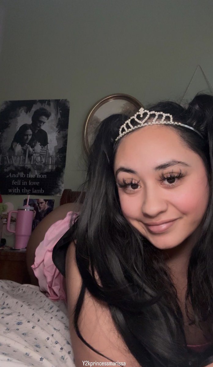 fairybugmarissa's tweet photo. Goon to your princess 👑😘💋 #princess #goon #gooner #edge #vids #pics #fyp #onlyfans #of #girl #woman #nude #nudes #tease #porn #paypig #pay #money #spoil #sugar #sugardaddy #sugarbaby https://t.co/pqIxuTf7bJ