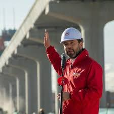 DanielC10931143's tweet image. Galán con Bogotá vuelta nada con basura, tráfico, chirretes // Galán cuando alguién se orina en una columna del Metro