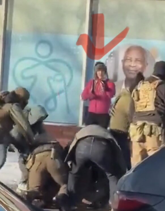 Disappointed Donna tweet media