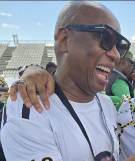 It's Sundowns supporters trying to destabilise our team..Let's not fall into their trap.