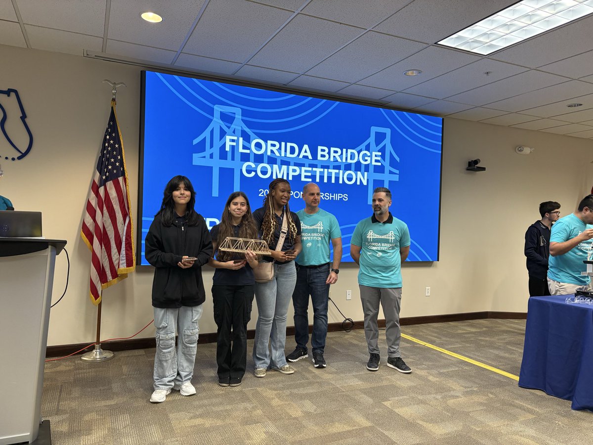 Elizabeth Hughes tweet media