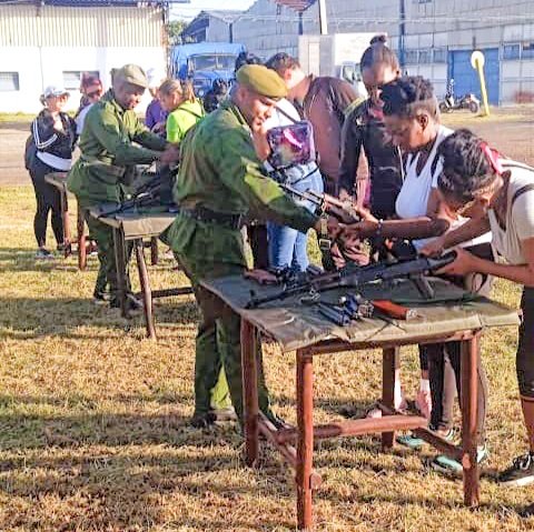 ‼️Como parte del Día Nacional de la Defensa,se desarrollan los Ejercicios Defensivos Territoriales de Zona de Defensa en los diferentes municipios del territorio del Ejército.
Estas acciones consolidan la preparación y cohesión combativa de nuestro pueblo.
#FARCuba #CubaEstaFirme