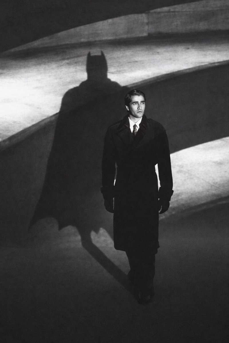 faelivrinia's tweet photo. mrd x gotham city 🦇 https://t.co/wP8Z2UtDPY