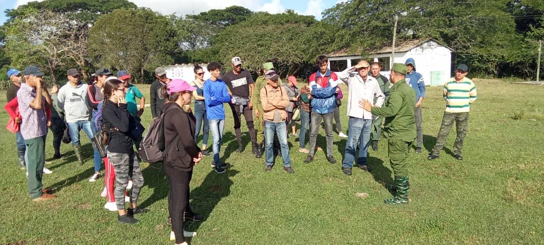La Comunidad Educativa Cabaiguanense participa en jornada de preparación para la defensa.
#Cabaiguán 
#CabaiguánEduca 
#SanctiSpíritusEnMarcha