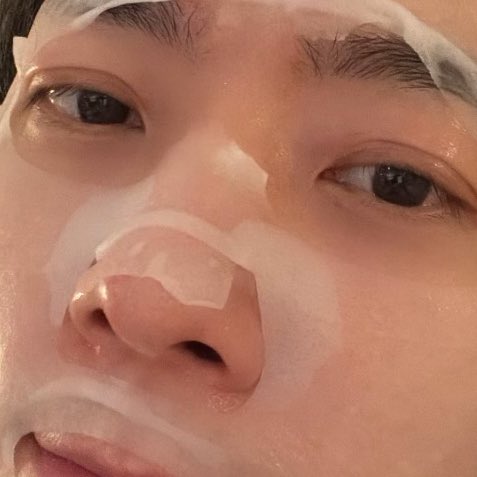 imDHstar's tweet image. جنووون مسوي زوم لاخر نقطه ويقول نامو يحسب بنام وما اقعد اتأمل هالجمال ٢٤/٧