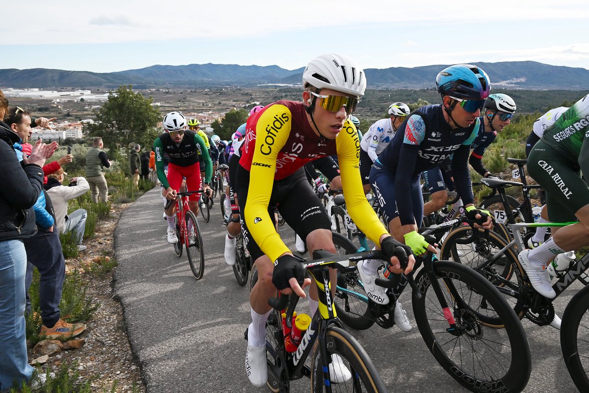 TeamCOFIDIS's tweet photo. Malgré un collectif soudé, chute de Bryan Coquard dans le dernier virage avant le sprint final sur le @GPCastellon, heureusement sans gravité 💥

🔜 Rendez-vous demain sur la Classica Valenciana 🤜

📷 Getty Images https://t.co/AAJYqa8ojd