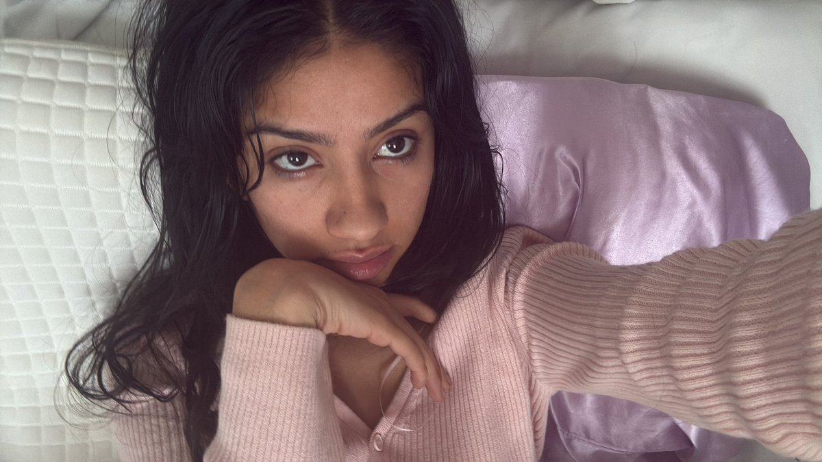ElegantValeria's tweet photo. good morning say it back

rough night for the princess. https://t.co/qNAHdkfIgK