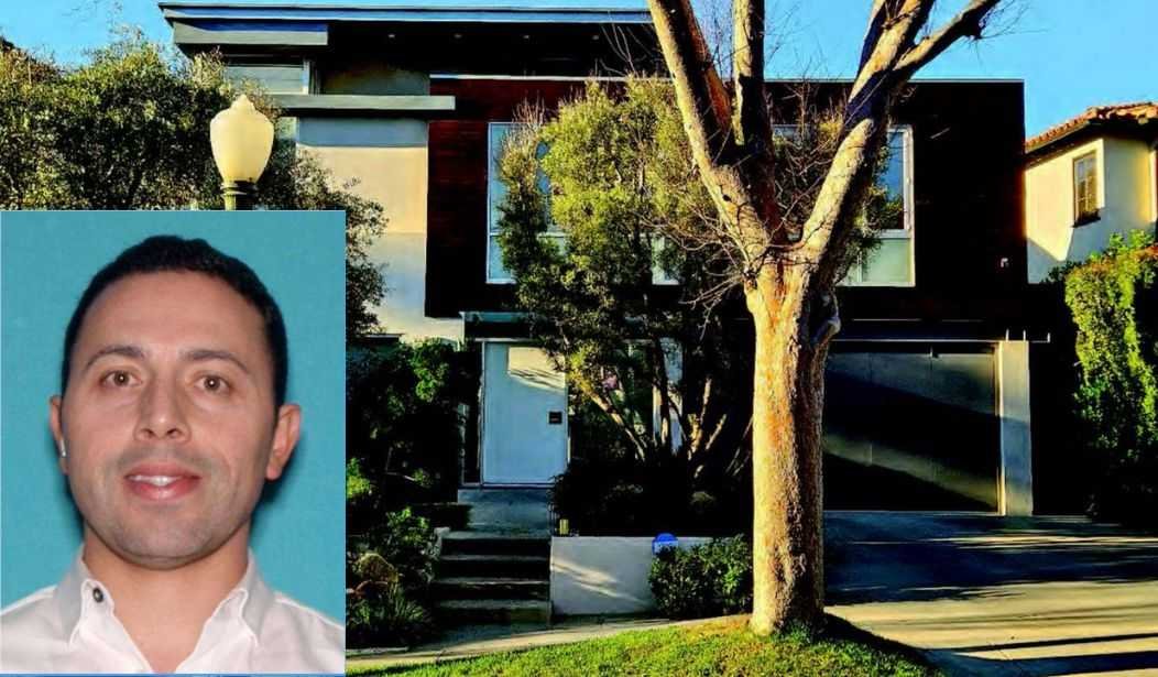 Caltexross's tweet image. Newsom’s California just got CAUGHT in MASSIVE homelessness fraud, dishing tens of millions of dollars taxpayer funds to ‘live a luxurious life.– $125K Land Rover – Mansion – Second home in Greece – Luxury vacations – Designer clothes – Private schools – 
californiaglobe.com/fl/u-s-atty-bi…