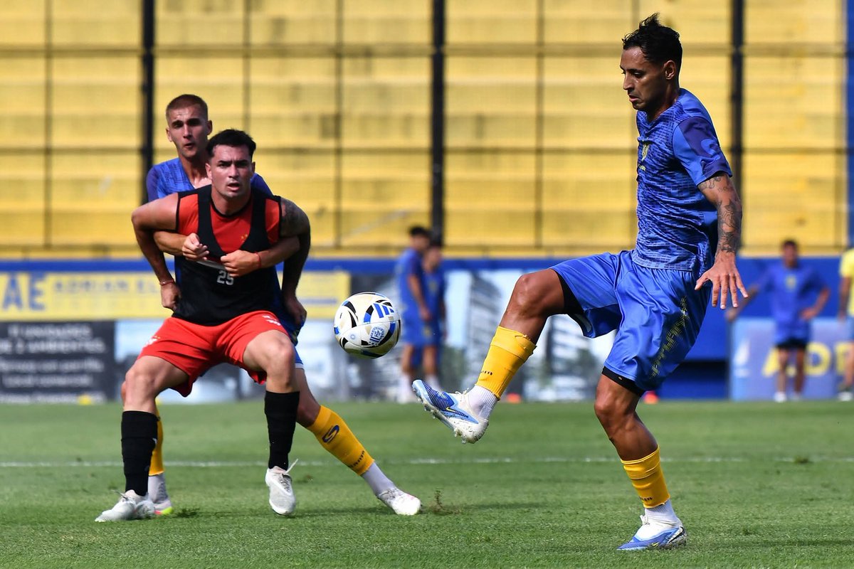 #Cañuelas ⚽ En un nuevo  amistoso, perdió 2-1 ante Atlanta en Villa Crespo. El neuquino Diego Aguirre convirtió el gol. 
La formación:  Francesconi;  Coyette,  Campos, Ybarra y Scelzi;  González Roca, Quagliano,  Fernández y Acuña; Aguirre y Arias.

📸 Prensa Atlanta.

🟥◻️🟥