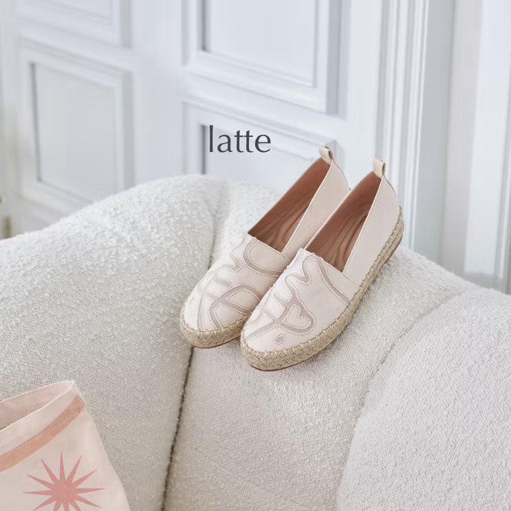 mojiwhirl's tweet photo. ส่งต่อรองเท้า minxshoes fluffy สี Latte size 38 +พร้อมกล่อง สภาพ 90% (ในช็อปสีนี้ต้องพรีออเดอร์น้า🥹) ดูเพิ่มเติมได้คับ
💌 800
💌 นัดรับได้ตามแนว รฟฟ 

#ส่งต่อรองเท้ามือสอง #ส่งต่อรองเท้า #รองเท้ามือสอง #ส่งต่อminxshoes #ส่งต่อของมือสอง #ส่งต่อgentlewoman #ส่งต่อbeming #minxshoes https://t.co/k4bpajARlo
