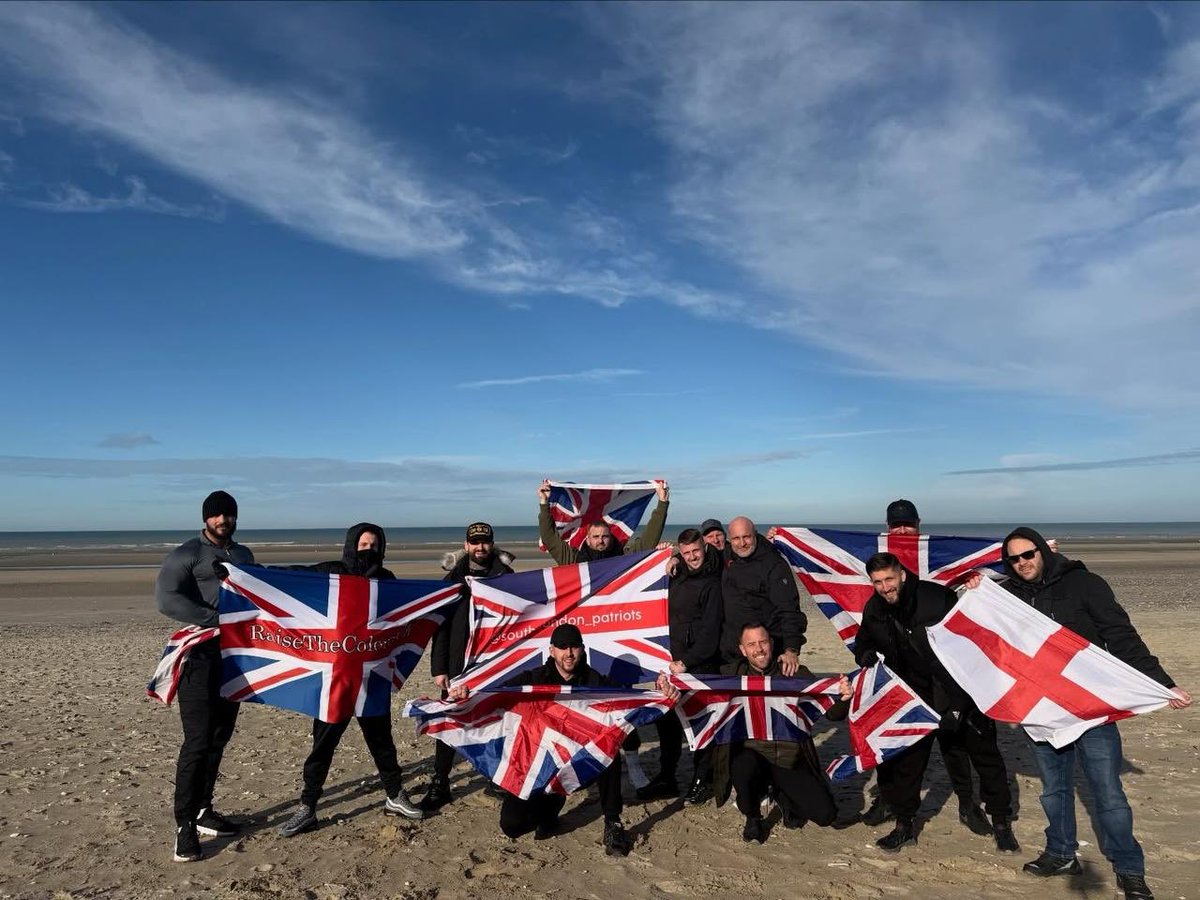 Fascist #TommyRobinson’s pal Danny Tommo &amp; his ‘Operation Overlord’ a bit underwhelming today in Northern France. 

Basically him &amp; a few Nazi mates on a beach, with 40 more in Dover. 

Not exactly D-Day! 

#RefugeesAreNotToBlame